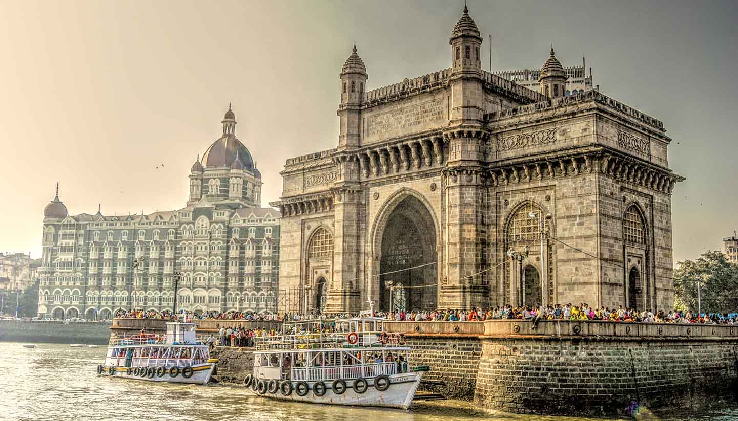 Mumbai (Bombay) - Gate Way of India & Taj Hotel, Mumbai